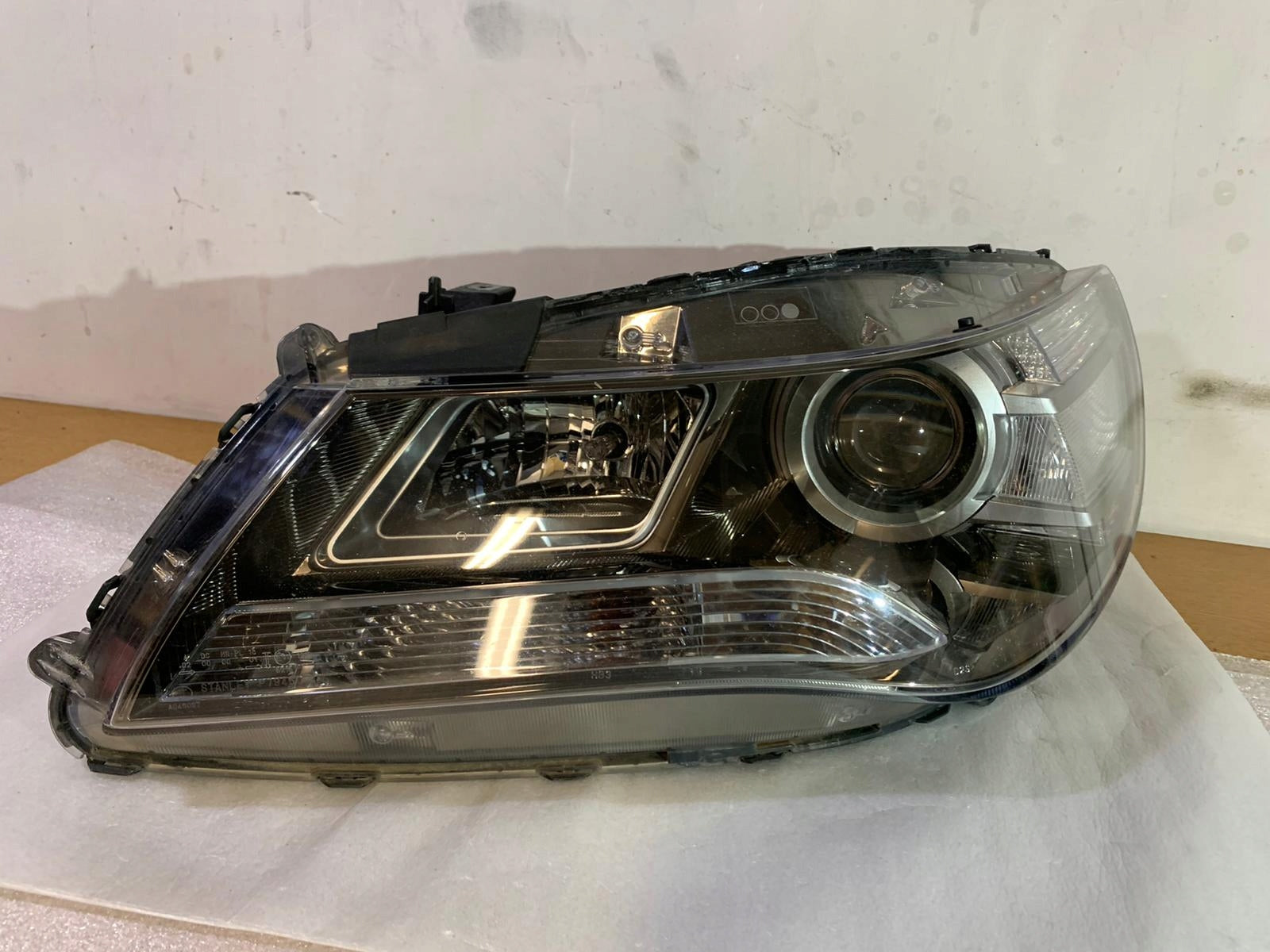 Frontscheinwerfer Honda e Legend Facelift Xenon Links Scheinwerfer Headlight