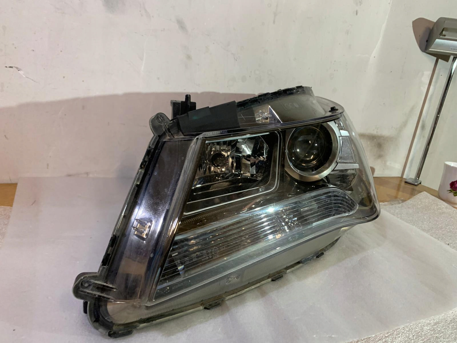 Frontscheinwerfer Honda e Legend Facelift Xenon Links Scheinwerfer Headlight