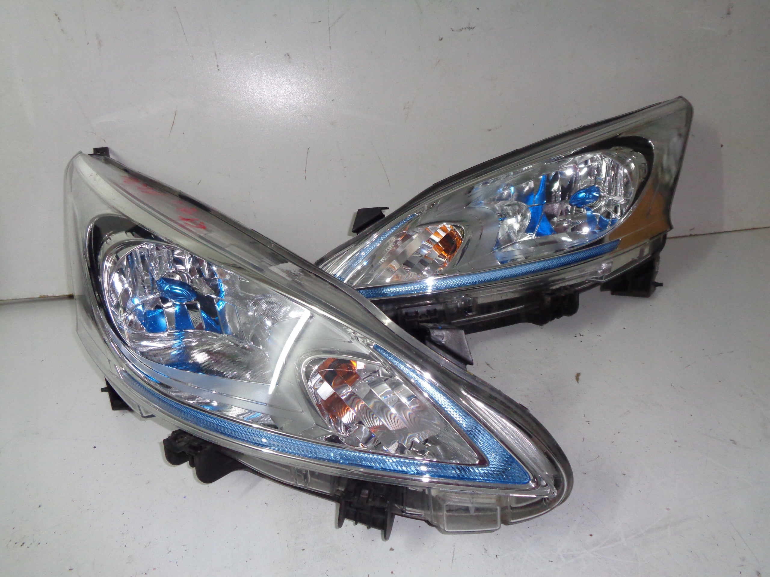 Frontscheinwerfer Nissan NV200 LED Links Original Scheinwerfer Headlight