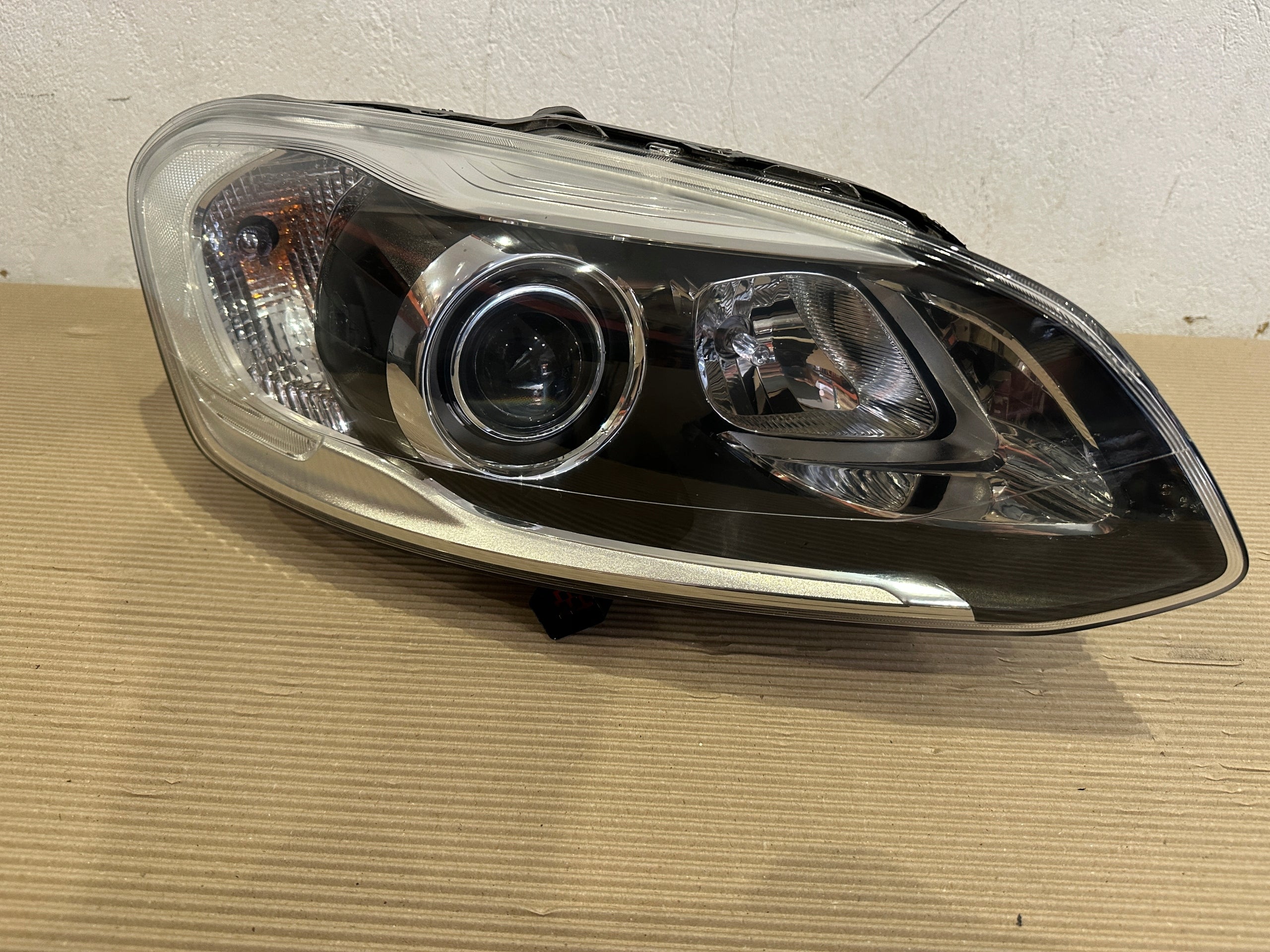 Frontscheinwerfer Volvo XC60 142 31420250 Facelift Xenon Rechts  Headlight